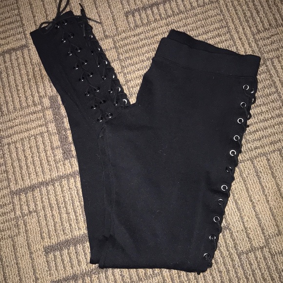 Laced Leggings - Picture 5 of 5